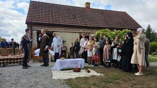 Foto 2 von 24
