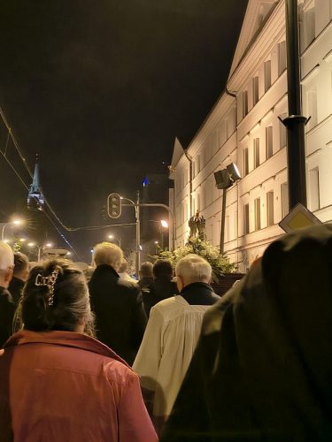 Foto 8 von 16